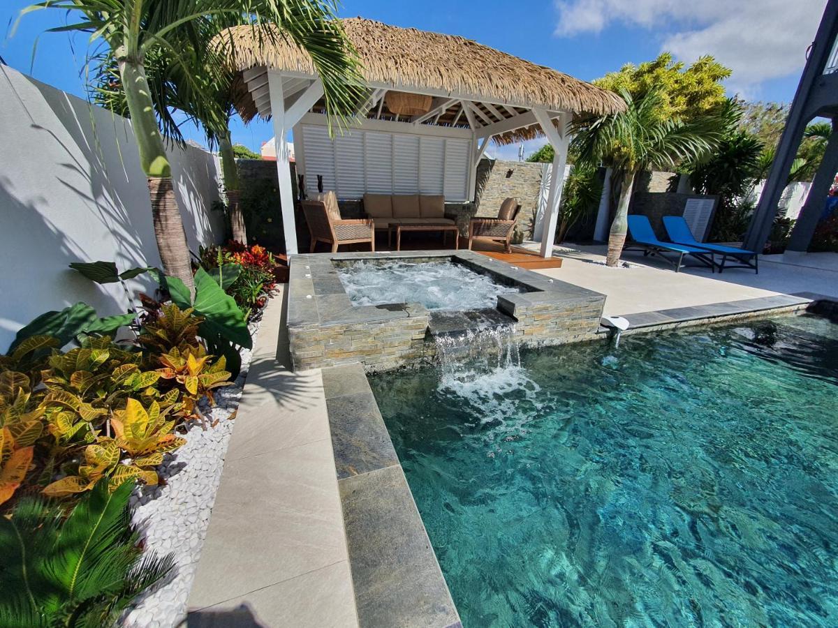 La Villa Rosaya - Piscine & Jacuzzi Saint-Pierre Kültér fotó