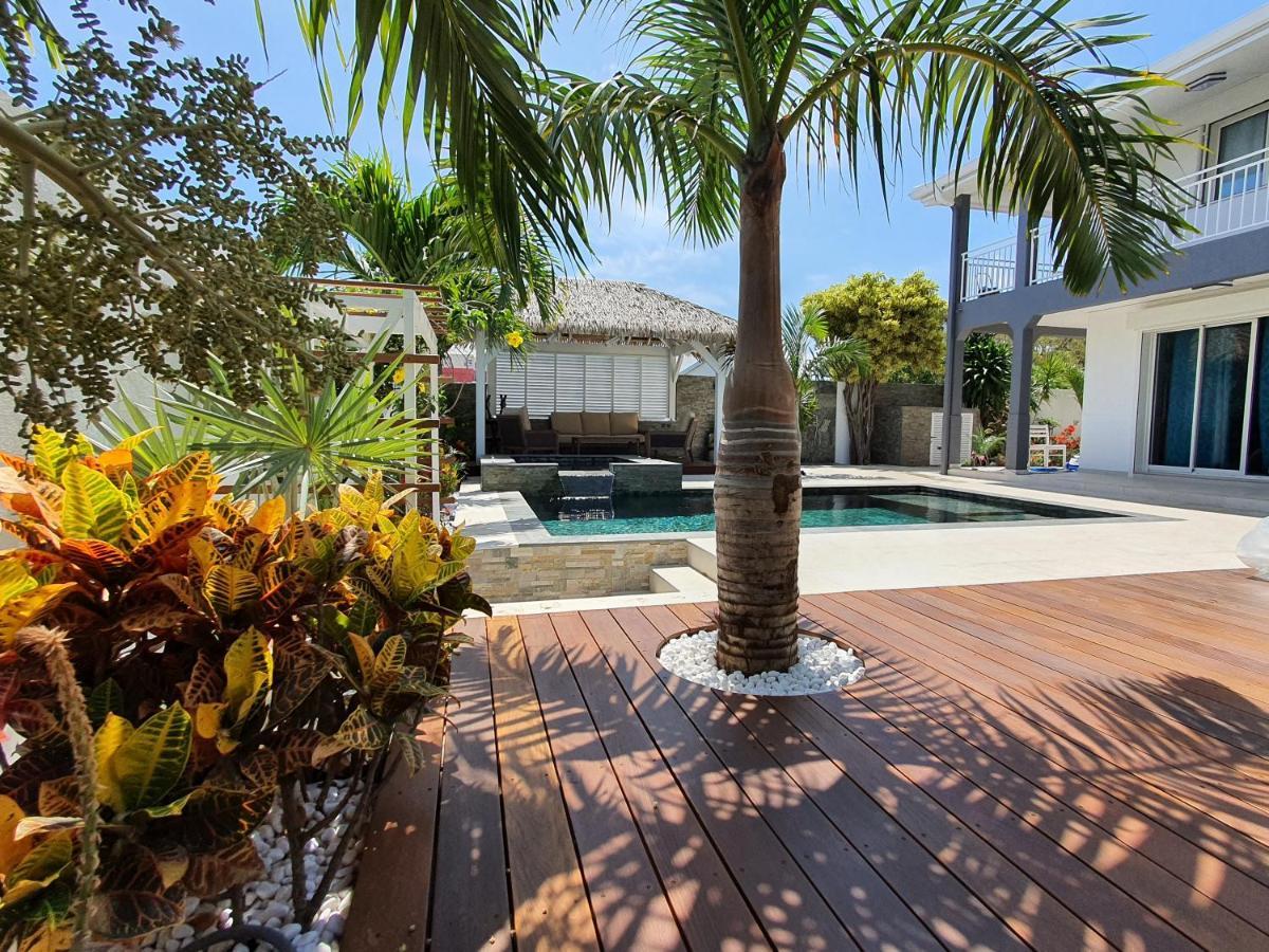 La Villa Rosaya - Piscine & Jacuzzi Saint-Pierre Kültér fotó