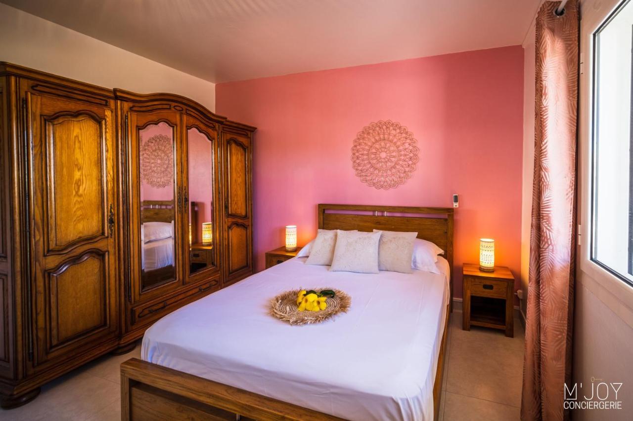 La Villa Rosaya - Piscine & Jacuzzi Saint-Pierre Kültér fotó